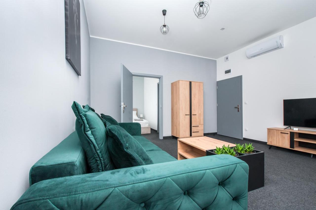 Apartamenty Zabrska 45 Gliwice Bagian luar foto