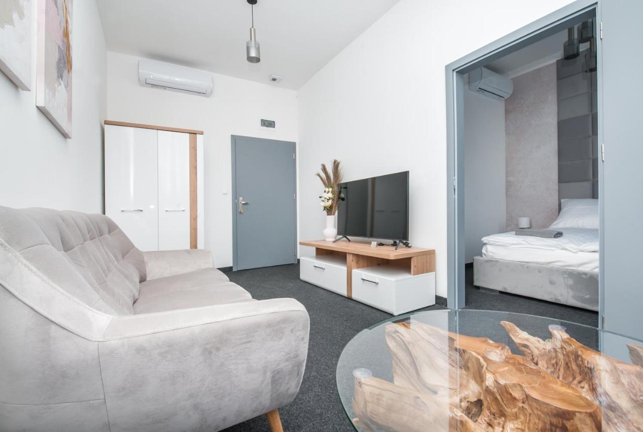 Apartamenty Zabrska 45 Gliwice Bagian luar foto