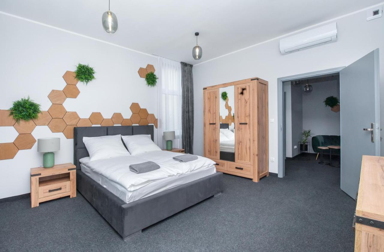 Apartamenty Zabrska 45 Gliwice Bagian luar foto